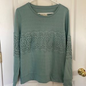 Evys Tree Lily Sweater. Size M. GUC